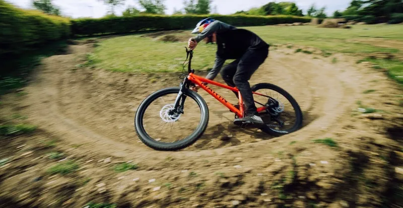 Marin San Quentin 3 Hardtail Mountain Bike 2022 Bike Red/Black-2